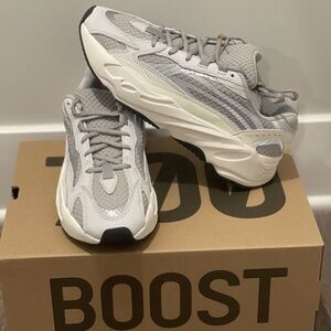 Adidas Yeezy Boost 700 V2 Static